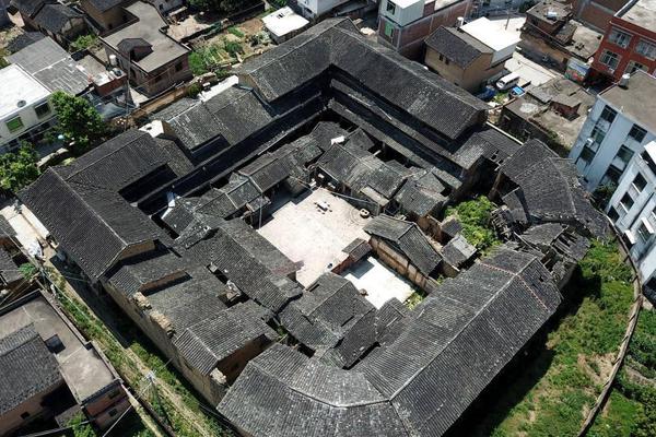 間隔向量路由協(xié)議和鏈接狀況路由協(xié)議怎么發(fā)現(xiàn)毗連路由器?