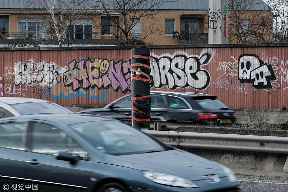 馬丁內(nèi)利、三笘薫英超數(shù)據(jù)：參與進(jìn)球20比11，場均過人1.9比2.4