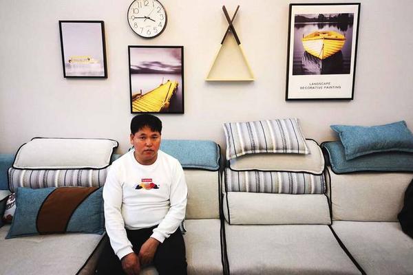 《下跪樂園》男生手機(jī)必備的模擬謝罪手游