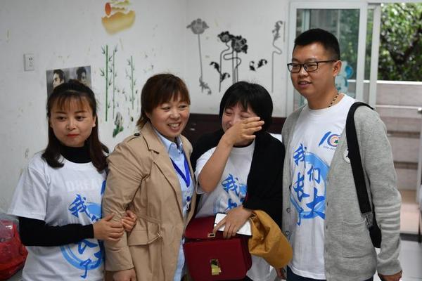 coser變裝、童錦程直播、老外求號(hào)……《高能英豪》引爆炎炎夏日！