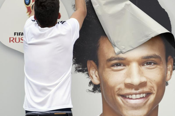 國(guó)慶假期出行新選擇！成都航空開通成都天府至烏魯木齊航線