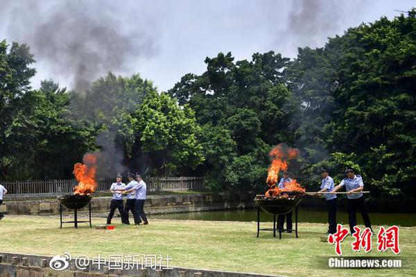 NBA：史蒂芬森和小里弗斯沖突 里夫斯被驅(qū)逐