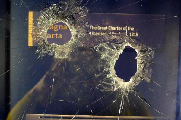 庫里傷勢成果出爐！左腳韌帶扭傷無限期休戰(zhàn) 萬幸沒有骨折或重大損失