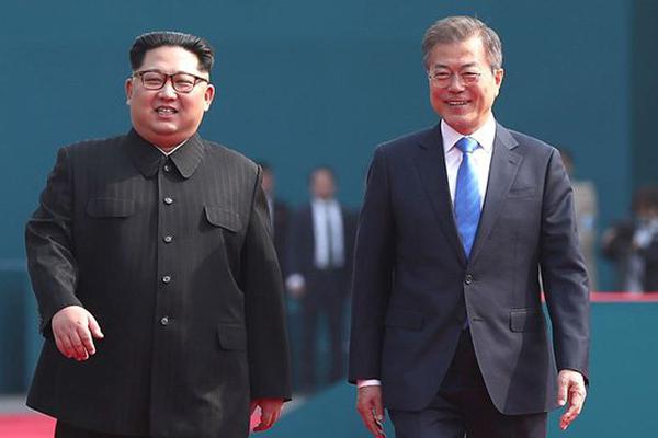 新俠客白淵龍現(xiàn)江湖《三劍豪》新版跨服戰(zhàn)上線