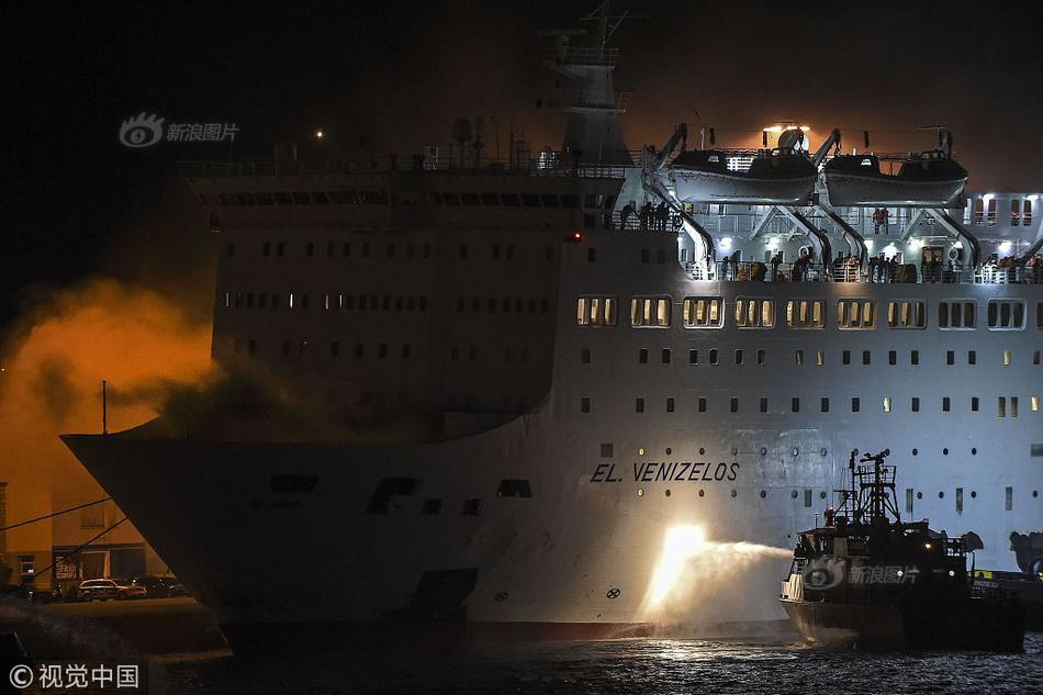 庫里本次季后賽末節(jié)總得分打破100分 聯(lián)盟首人！