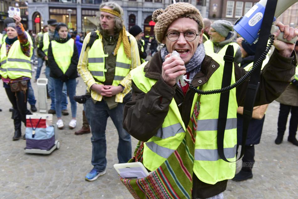 新經(jīng)濟(jì)觀察丨創(chuàng)新汽車銷售新模式，直播+全國(guó)交付網(wǎng)絡(luò)打通“最后一公里”