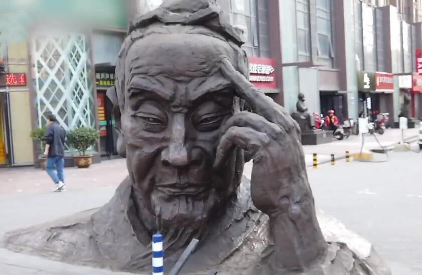 追夢得到至少10板15助攻但得分不超過2分 2014年隆多后第一位